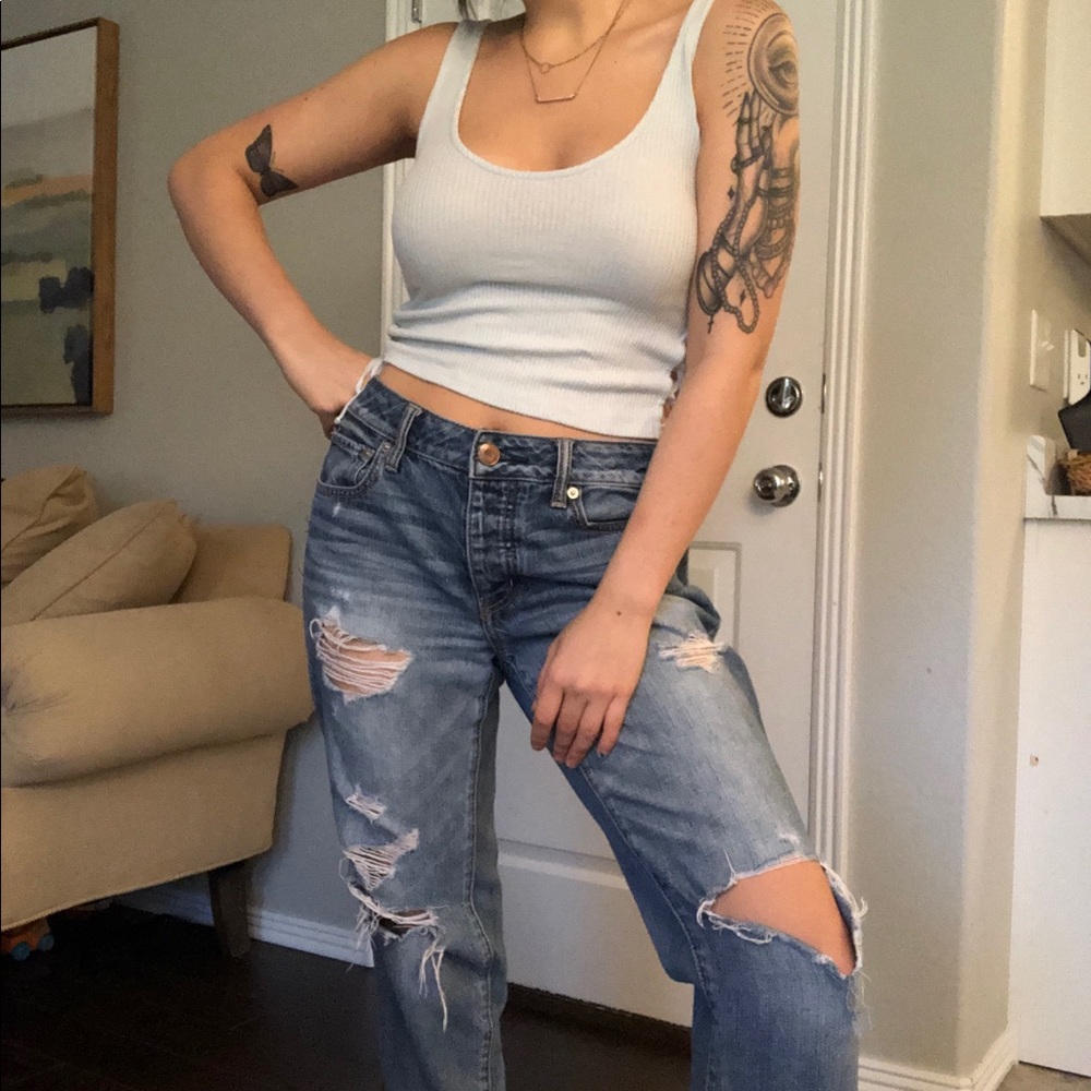 🦋 American Eagle “Boy Crop” Jeans • Size 8